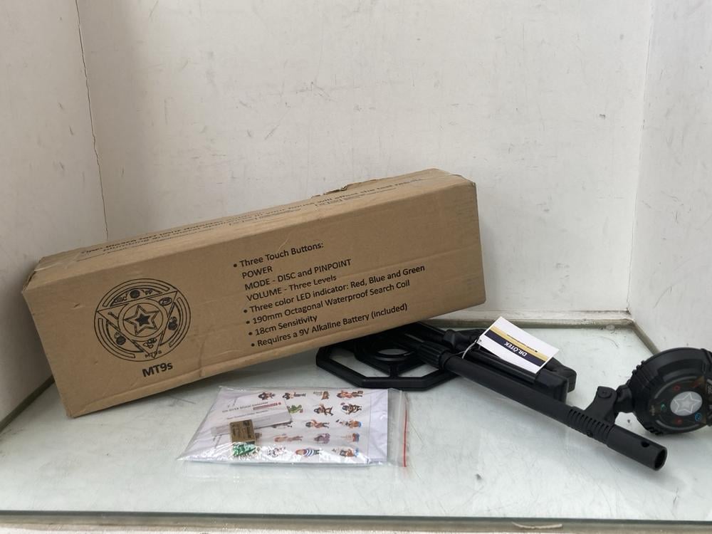 2 X DR OTEK METAL DETECTORS: LOCATION - AR6