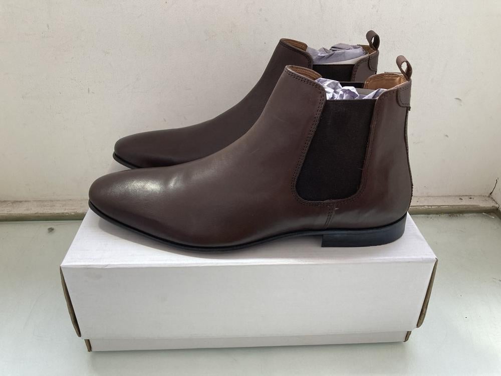 FIND ALBANY LEATHER MENS CHELSEA BOOTS IN CHOCOLAT