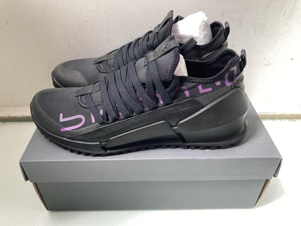 ECCO BIOM 2 O WOMENS TRAINERS IN BLACK: SIZE UK 6.