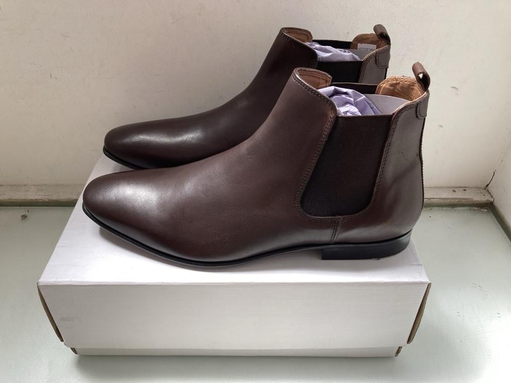 FIND ALBANY LEATHER MENS CHELSEA BOOTS IN CHOCOLAT