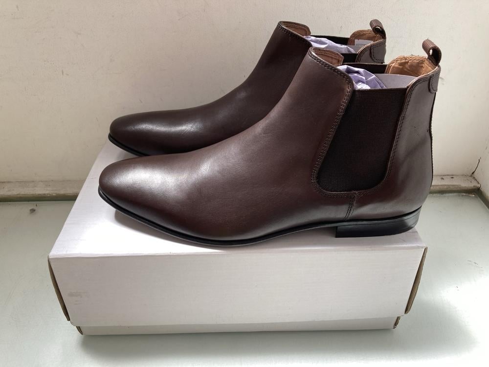 FIND ALBANY LEATHER MENS CHELSEA BOOTS IN CHOCOLAT