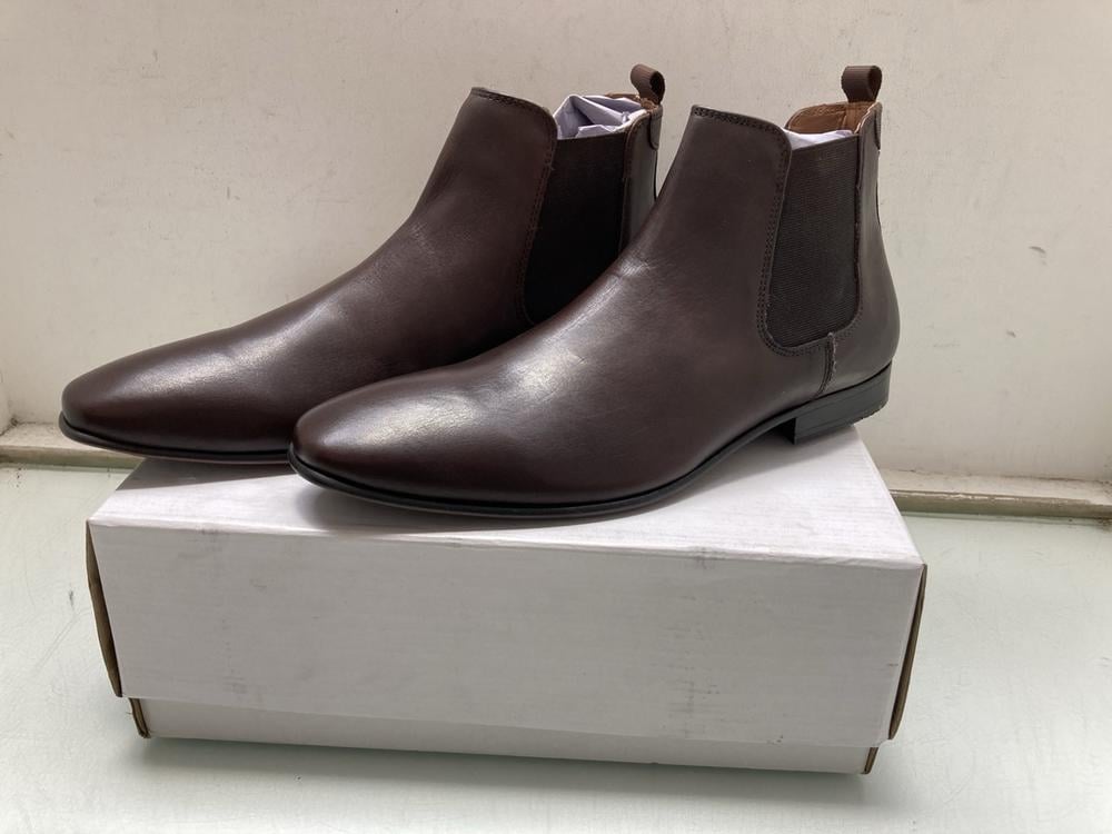 FIND ALBANY LEATHER MENS CHELSEA BOOTS IN CHOCOLAT