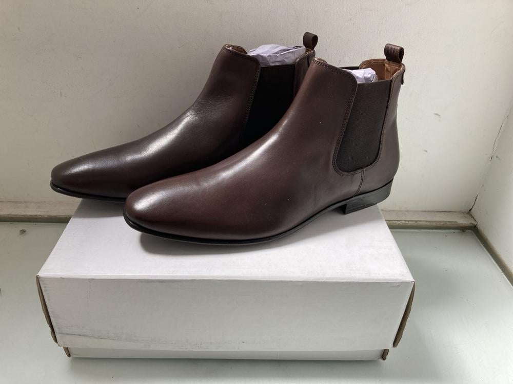 FIND ALBANY LEATHER MENS CHELSEA BOOTS IN CHOCOLAT
