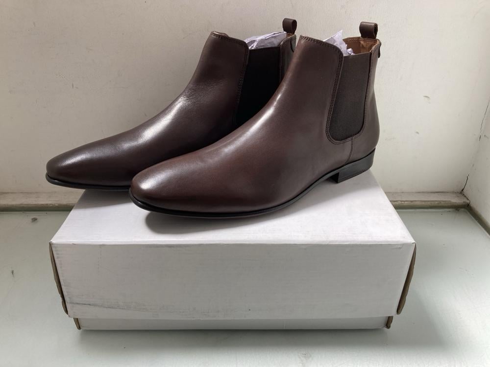 FIND ALBANY LEATHER MENS CHELSEA BOOTS IN CHOCOLAT