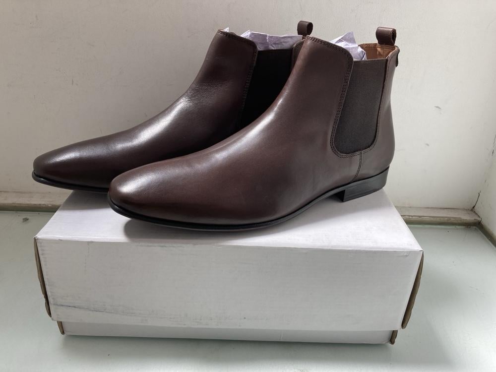 FIND ALBANY LEATHER MENS CHELSEA BOOTS IN CHOCOLAT