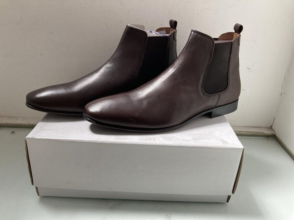 FIND ALBANY LEATHER MENS CHELSEA BOOTS IN CHOCOLAT