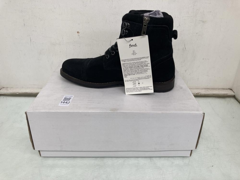 FIND MAX SUEDE MENS BOOTS IN BLACK - UK 6: LOCATIO