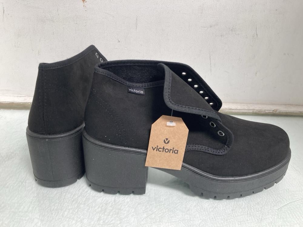 VICTORIA CHUNKY HEEL WOMENS ANKLE BOOTS IN BLACK -