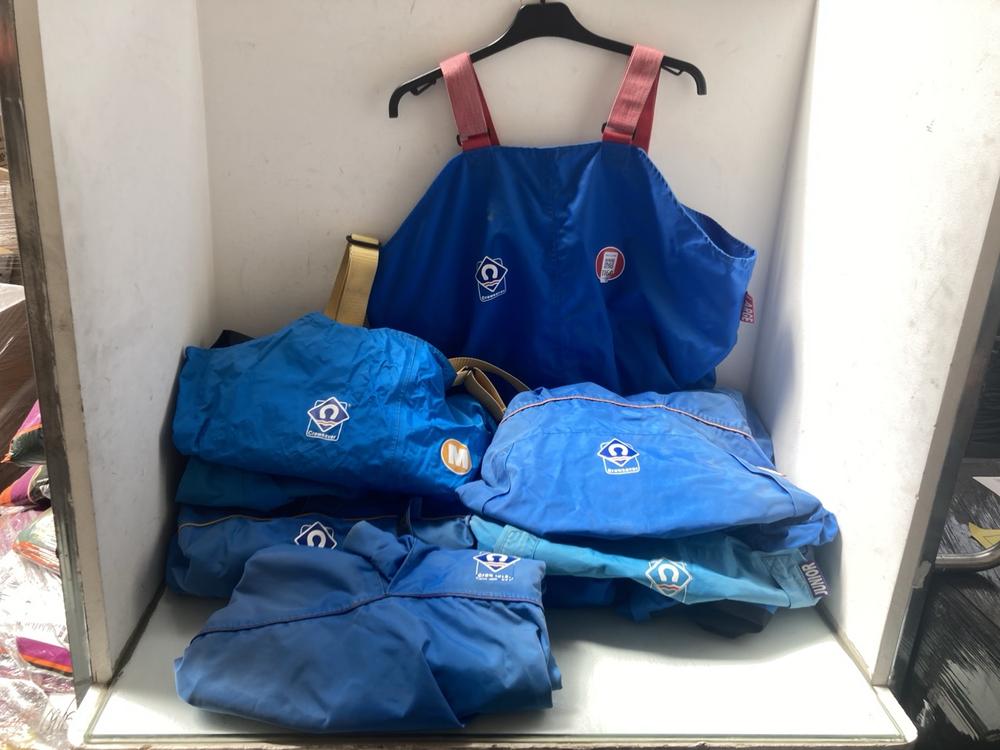 4 X ASSORTED CREWSAVER TOPS TO INCLUDE SMOCK TOP I