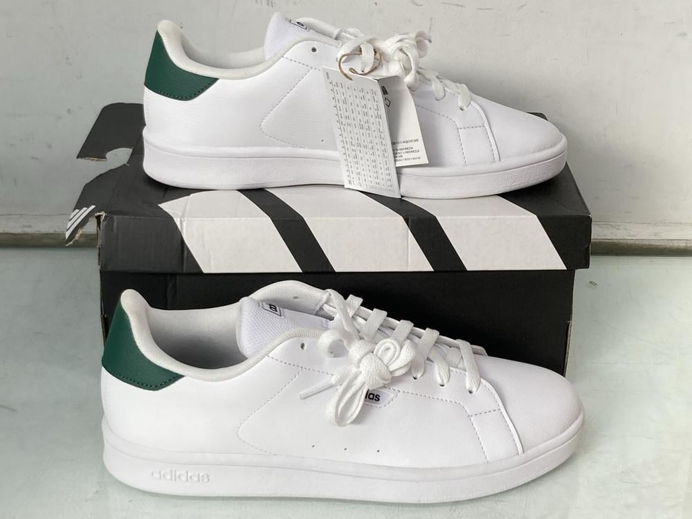 ADIDAS URBAN COURT TRAINERS IN WHITE - UK 8: LOCAT