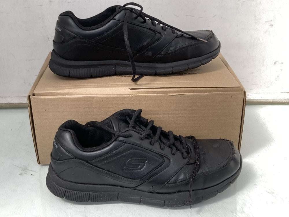 SKECHERS TRAINERS IN BLACK - UK 9.5: LOCATION - AR