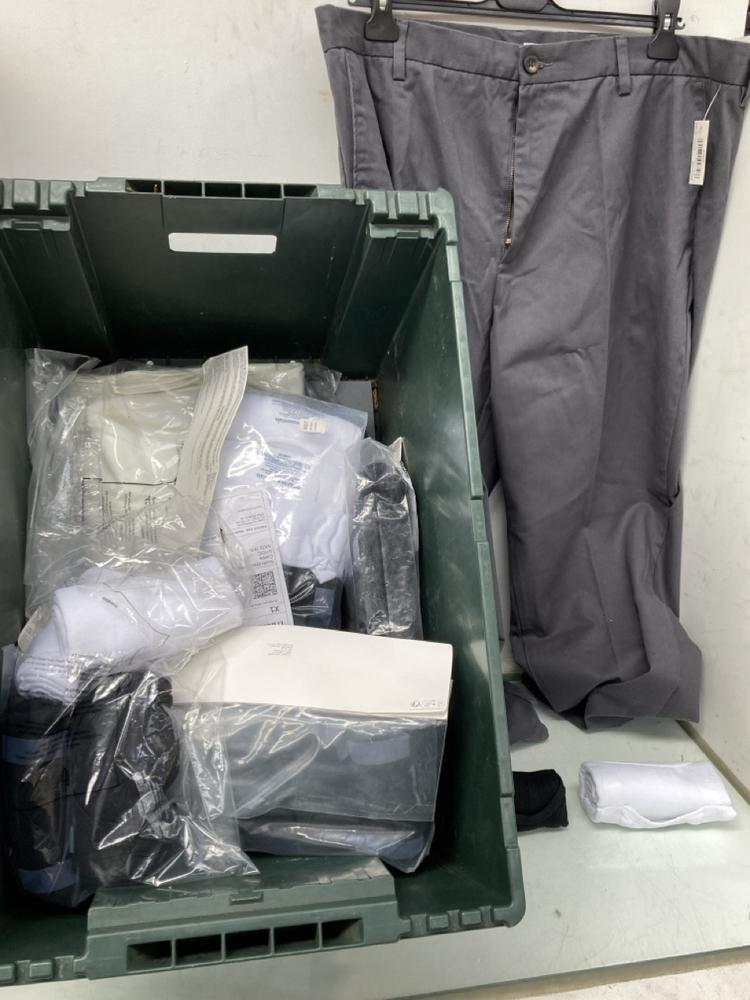 QTY OF ASSORTED CLOTHING ITEMS TO INCLUDE FULL ZIP