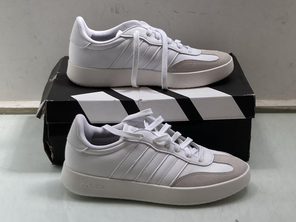 ADIDAS BARREDA TRAINERS IN WHITE - UK 8: LOCATION 