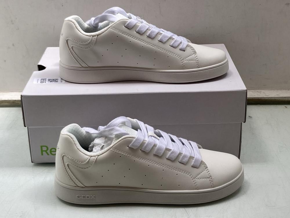 RESPIRA GEOX TRAINERS IN WHITE - 3: LOCATION - AR1