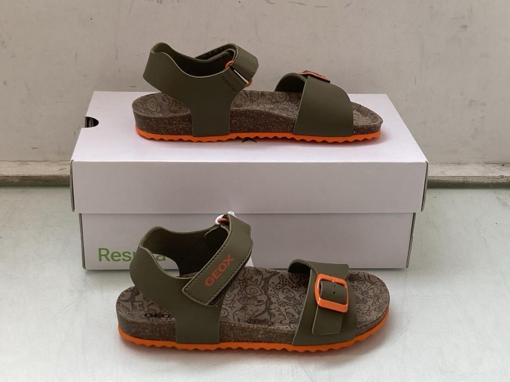 RESPIRA GEOX CHILDRENS SANDALS IN ORANGE MULTI - U