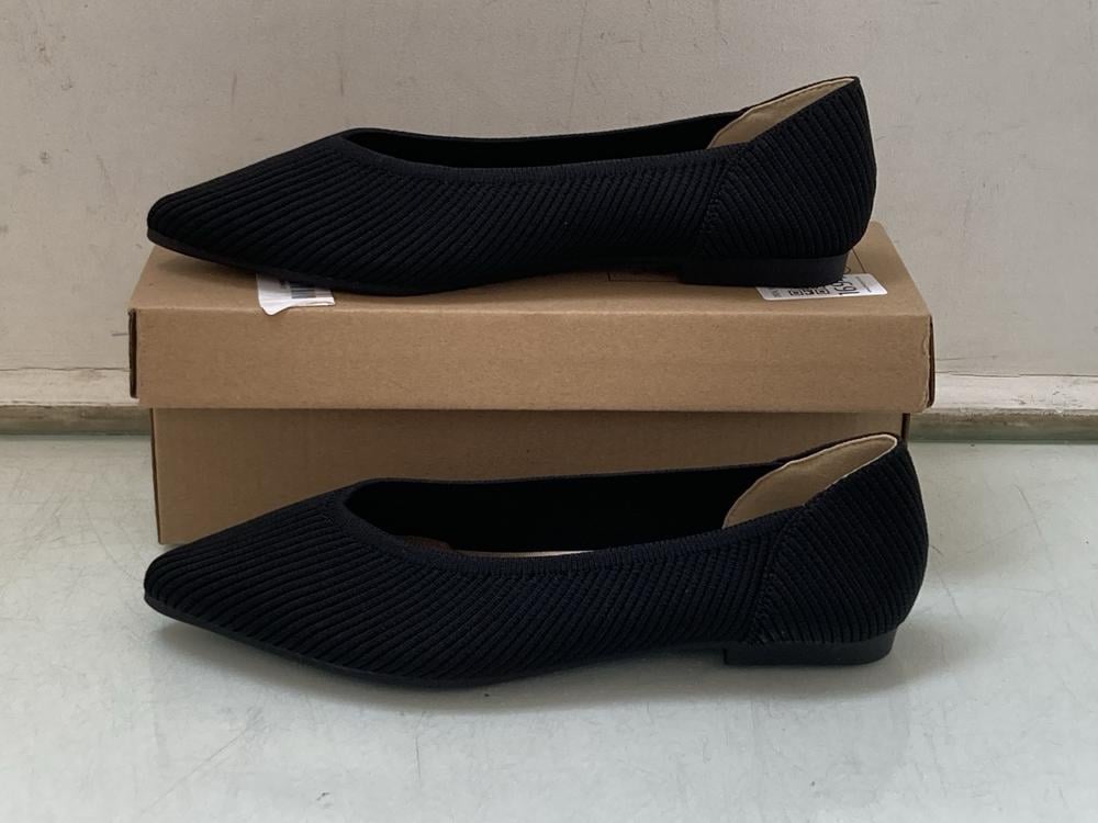 WOMENS SLIP ON SHOES IN BLACK - EU 37: LOCATION - 