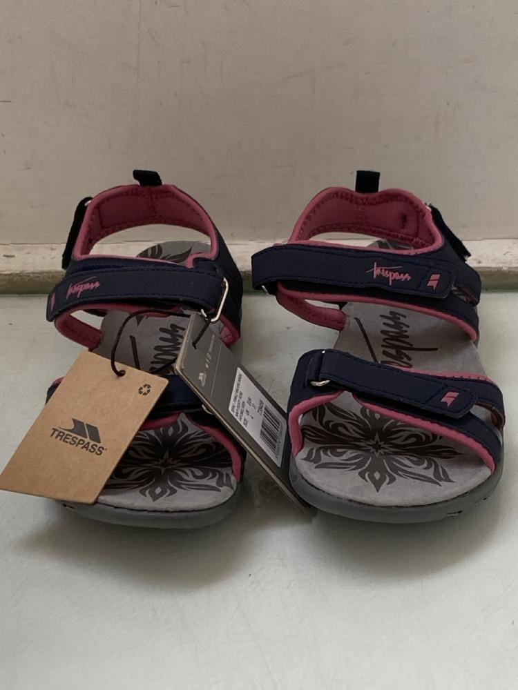 TRESPASS WOMENS WALKING SANDALS IN NAVY DUSTY ROSE