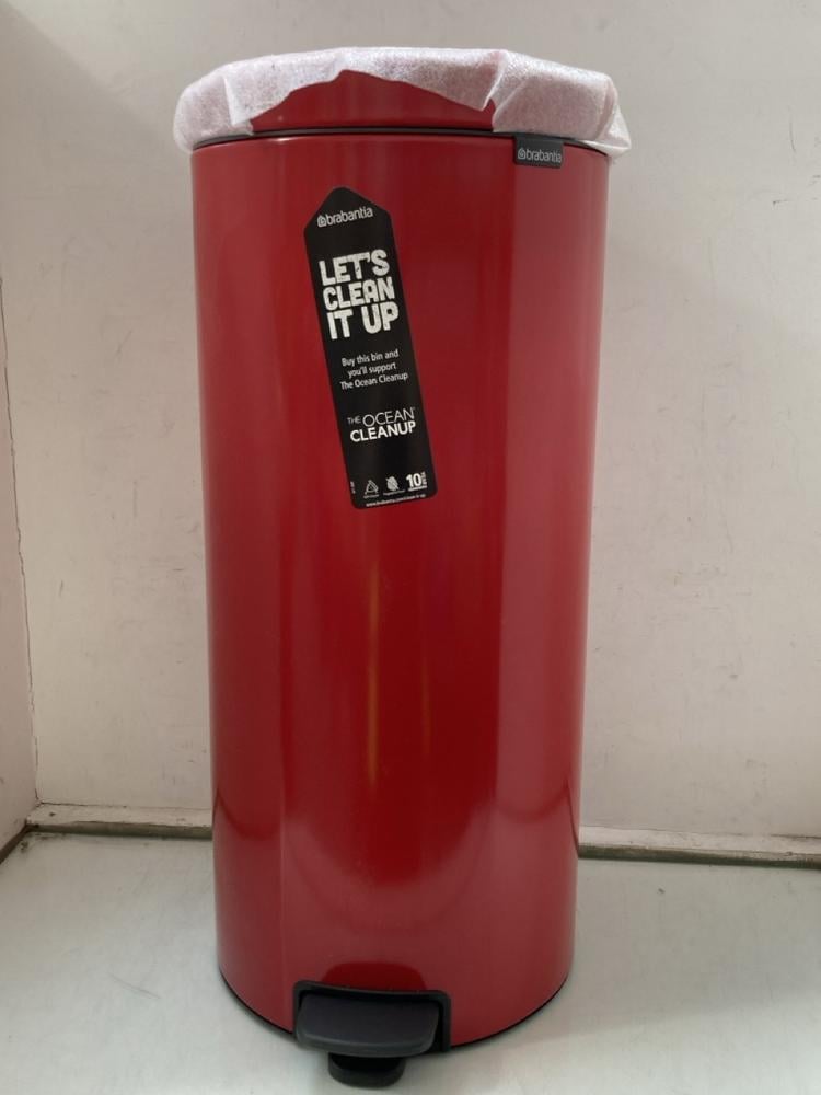 BRABANTIA NEWICON 30L PEDAL BIN: LOCATION - AR11