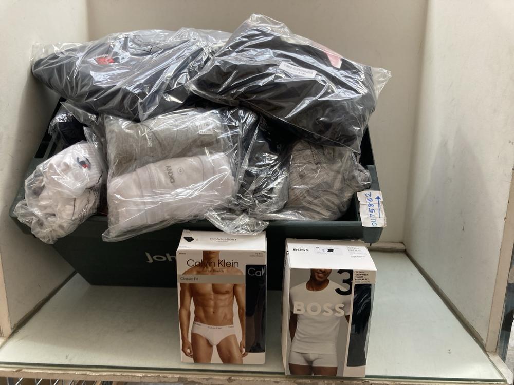 QTY OF ASSORTED MENS CLOTHING ITEMS TO INCLUDE BOX