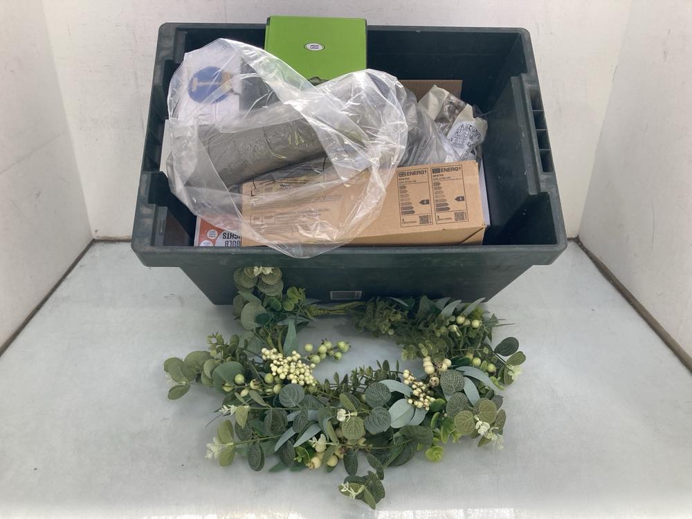 QTY OF ASSORTED ITEMS TO INCLUDE 4 CORD BULB LIGHT