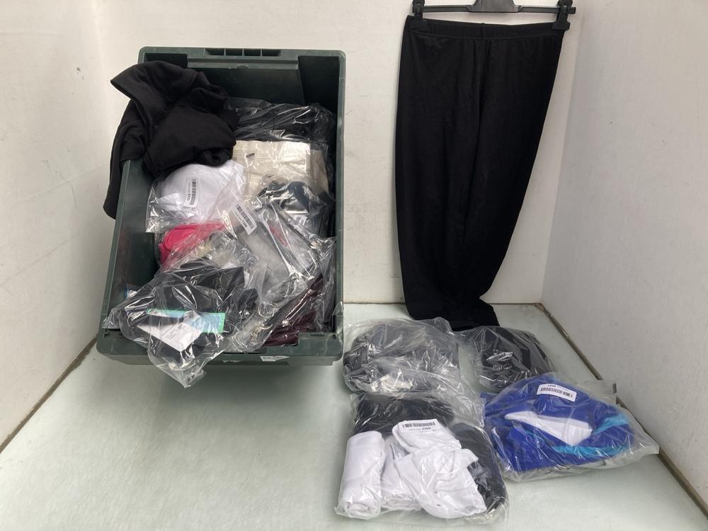QTY OF ASSORTED CLOTHING ITEMS IN VARIOUS SIZES TO
