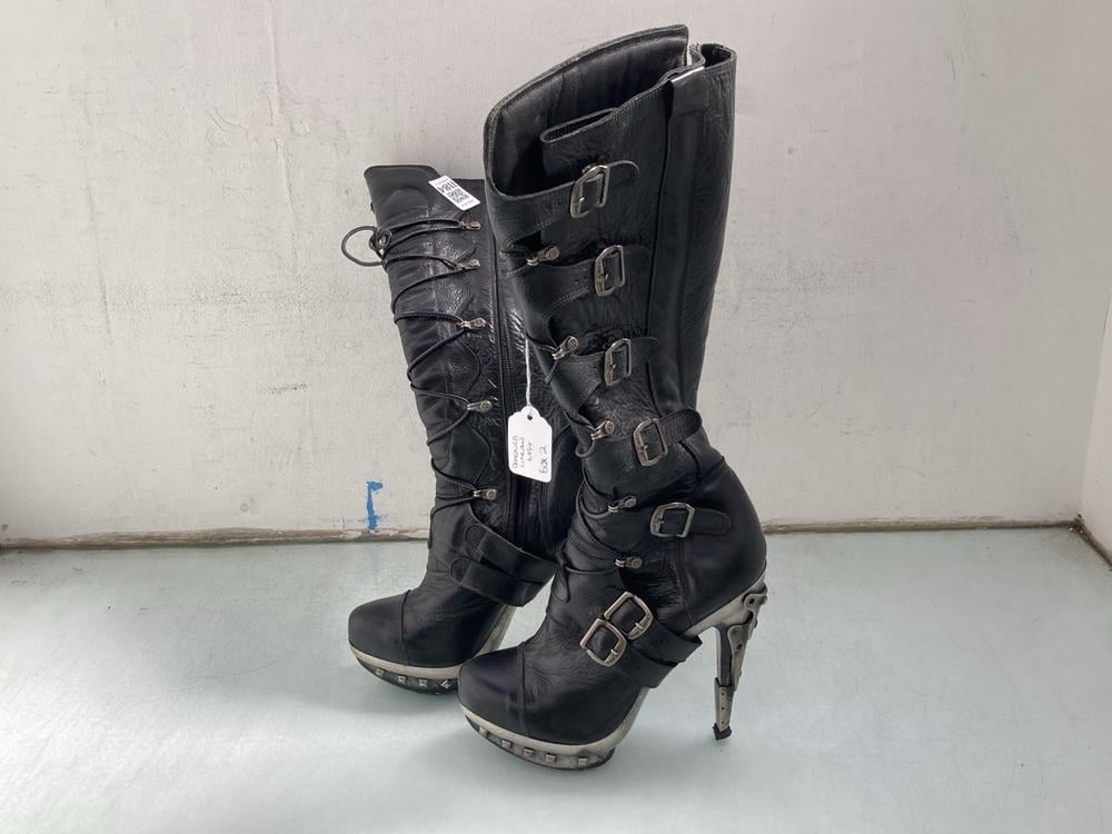 WOMENS BLACK LEATHER KNEE HIGH BOOTS SIZE 40: LOCA