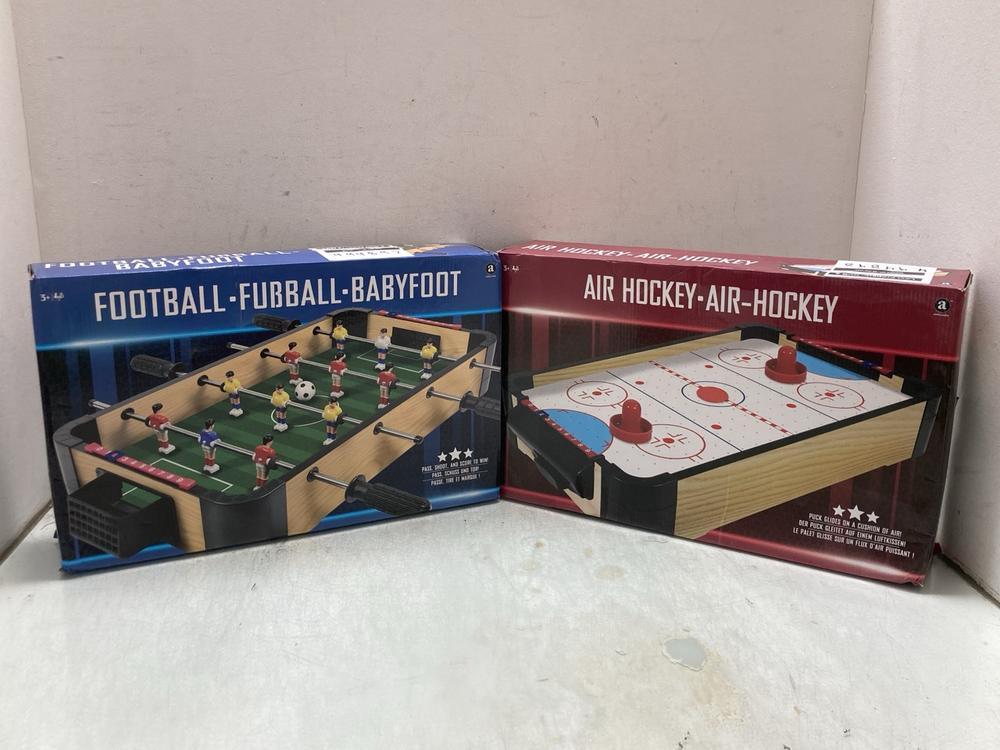CHILDRENS TOY AIR HOCKEY SET TO INCLUDE CHILDRENS 