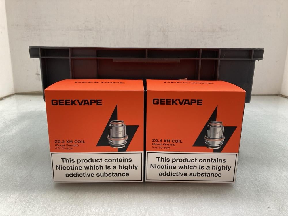 QTY OF ASSORTED VAPE ITEMS TO INCLUDE GEEKVAPE Z0.