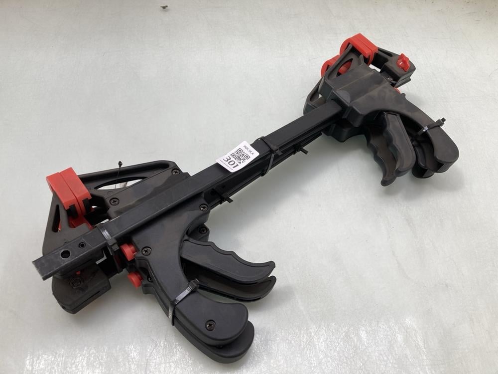 2 X QUICK RELEASE BAR CLAMPS: LOCATION - A13