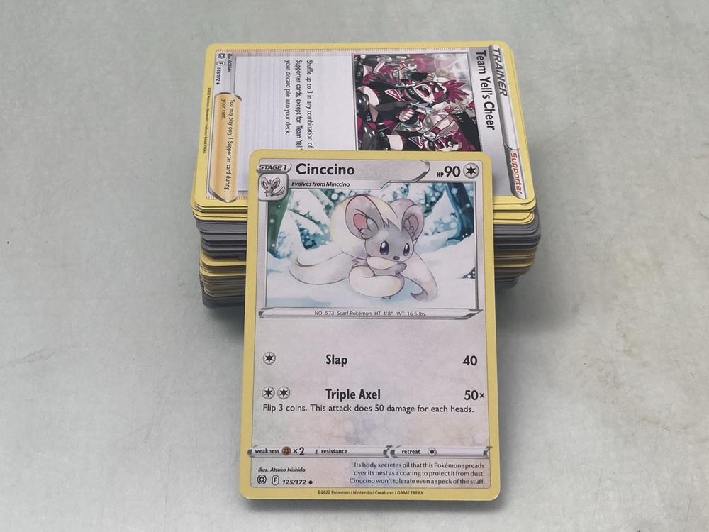 OVER 100 COLLECTIBLE POKÉMON TRADING CARDS INCLUDI