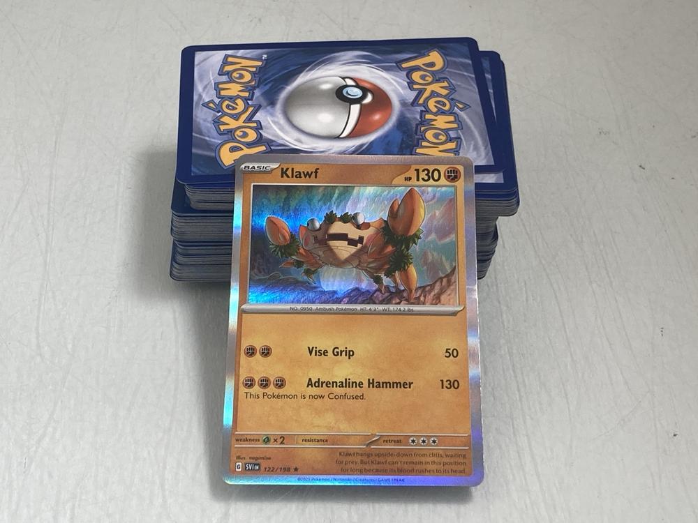 OVER 100 COLLECTIBLE POKÉMON TRADING CARDS INCLUDI