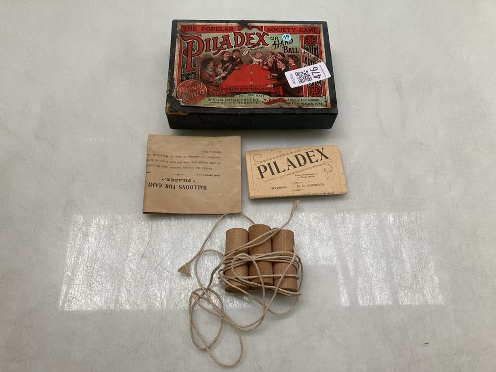 AN ANTIQUE ORIGINAL VICTORIAN GAME, "PILADEX" IN O