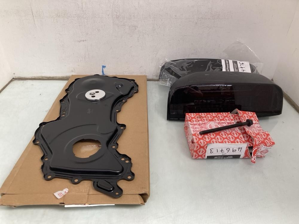 4 X ASSORTED HARDWARE ITEMS TO INCLUDE QTY OF DAS 