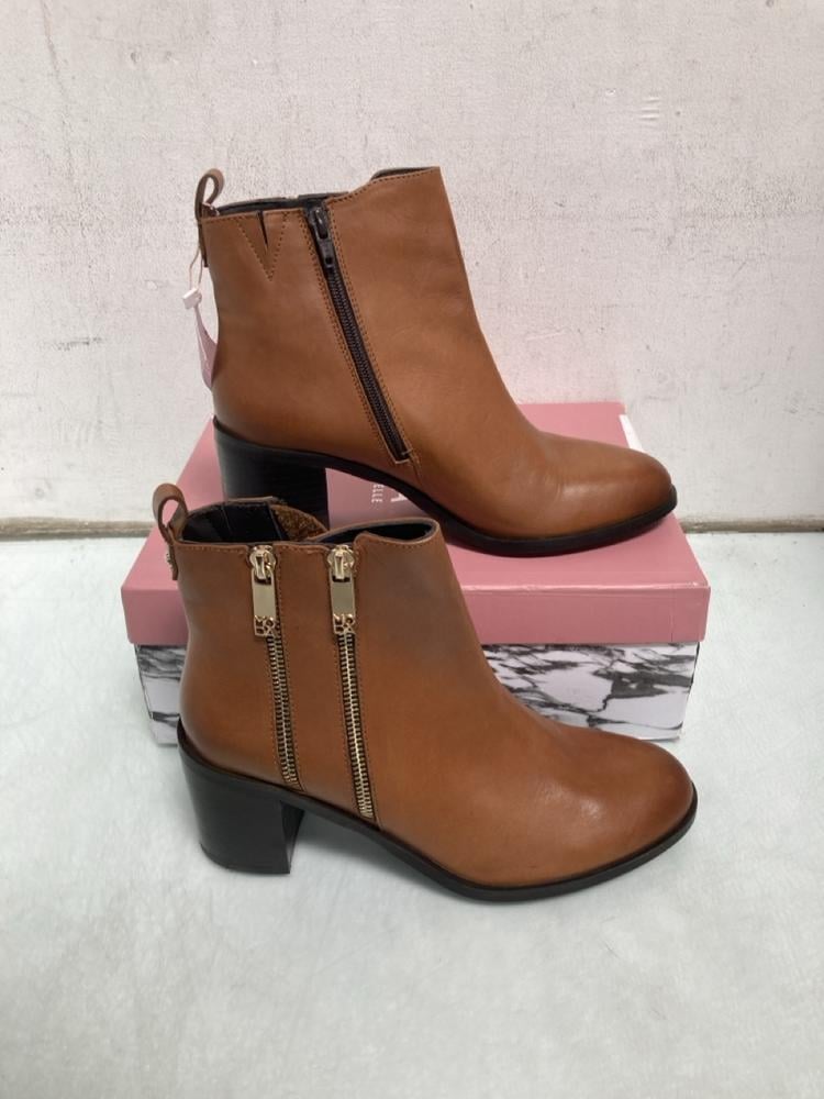 MODA IN PELLE PEYTONA TAN LEATHER BOOTS SIZE 39: L