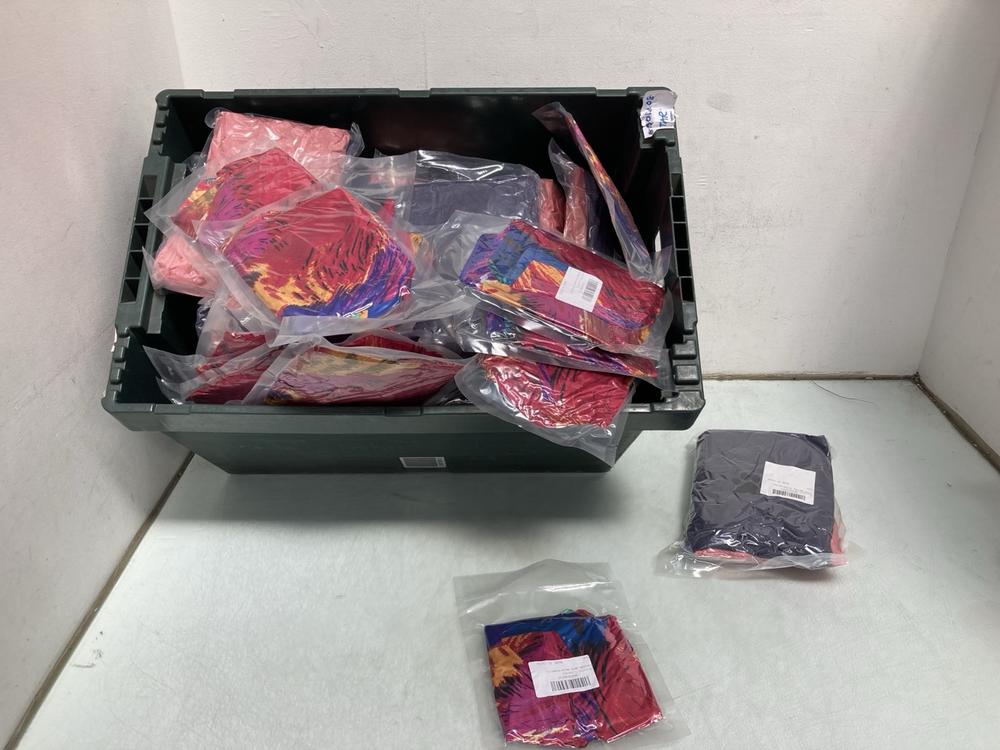 QTY OF ASSORTED ITEMS TO INCLUDE PACK OF 2 LARGE P