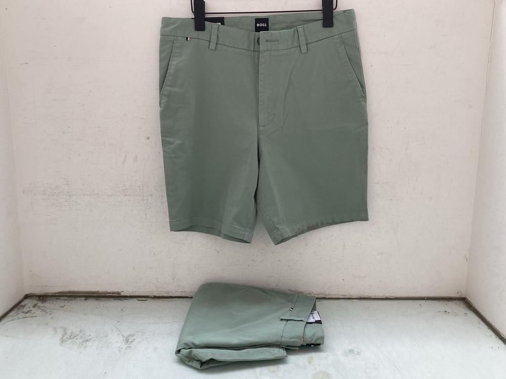 2 X BOSS MODERN REGULAR FIT GREEN SHORTS SIZE 30 A