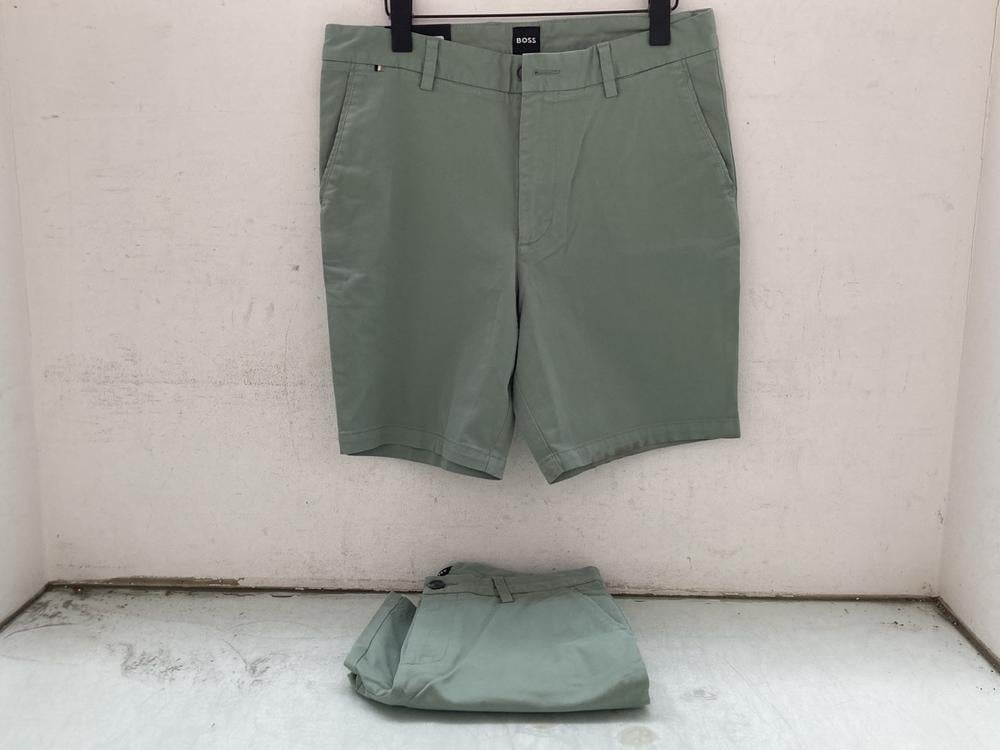 2 X BOSS MODERN REGULAR FIT GREEN SHORTS UK SIZE 3