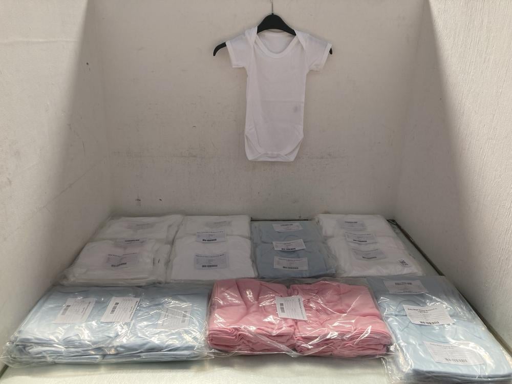 QTY OF ASSORTED CHILDRENS BODYSUITS IN VARIOUS SIZ