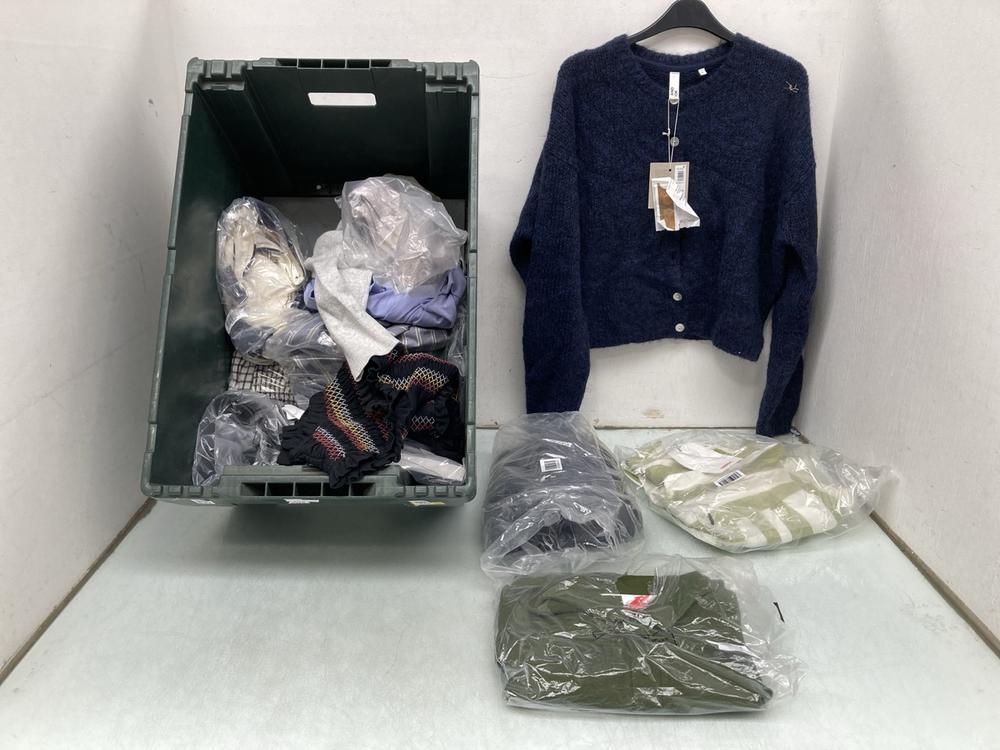 QTY OF ASSORTED JOHN LEWIS & PARTNERS CLOTHING ITE