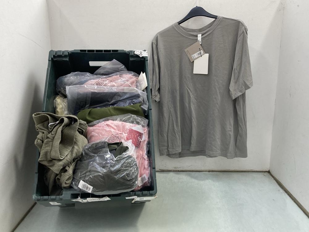 QTY OF ASSORTED JOHN LEWIS & PARTNERS CLOTHING ITE