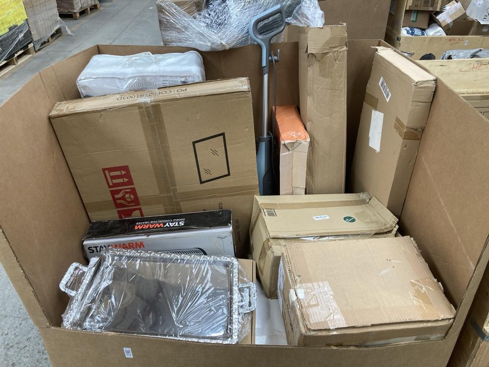 PALLET OF ASSORTED ITEMS TO INCLUDE STAYWARM 2000W