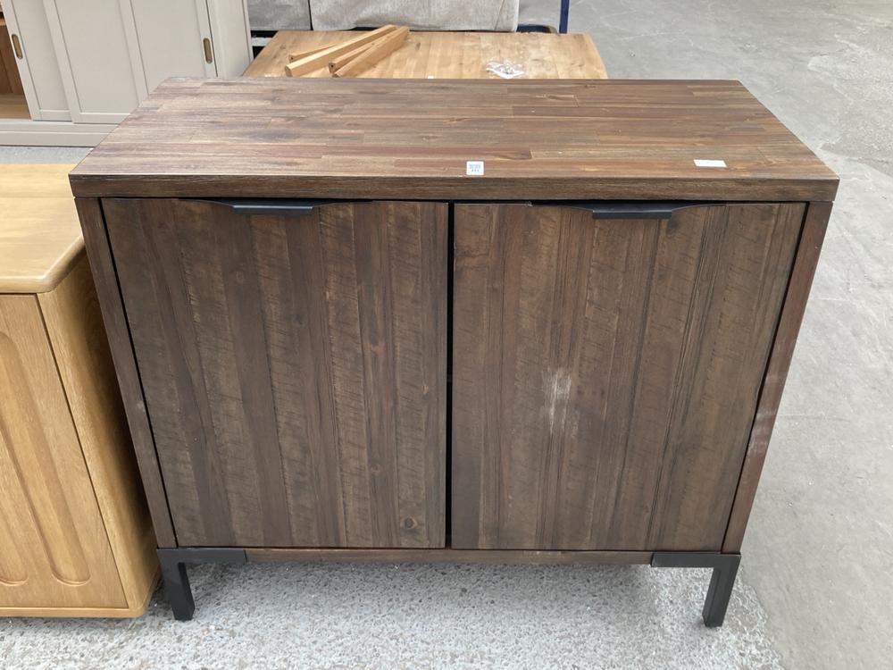 OAK FURNITURELAND DETROIT SOLID HARDWOOD AND METAL