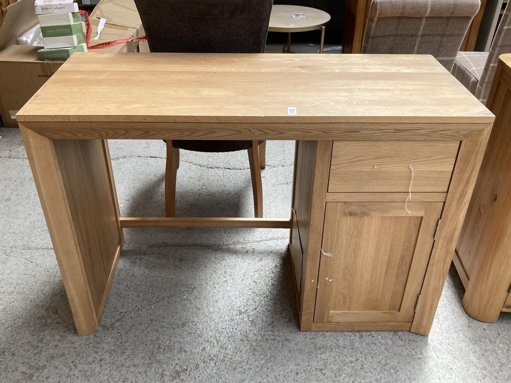 OAK FURNITURELAND BEVEL NATURAL SOLID OAK COMPUTER