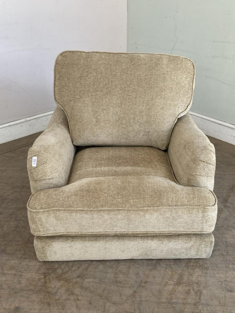 OAK FURNITURELAND ELOISE ARMCHAIR IN MARLAN CARAME