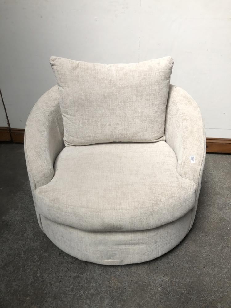 OAK FURNITURELAND MALVERN SWIVEL CUDDLER CHAIR IN 