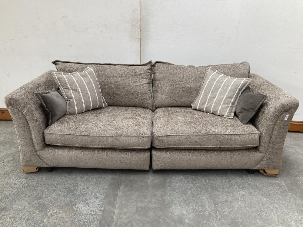 OAK FURNITURELAND MILLDALE 4 SEATER SOFA IN MILO M