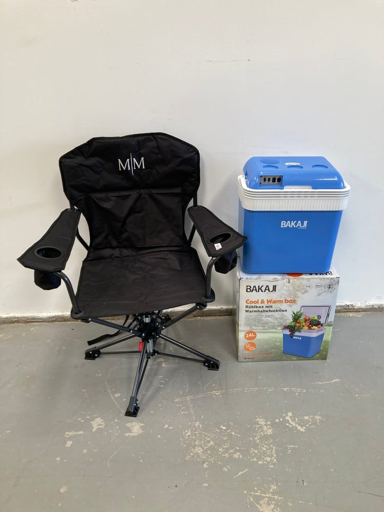3 X A RANGE OF CAMPING EQUIPMENT INCLUDING A FOLDI