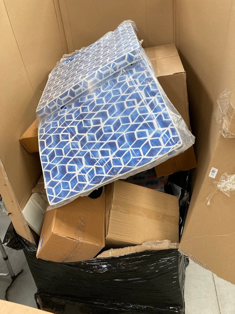 PALLET CONTAINING A VARIETY OF ITEMS, INCLUDING A 