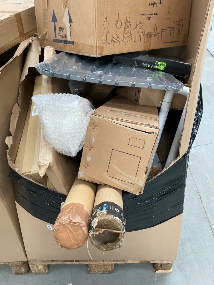 PALLET CONTAINING A VARIETY OF ITEMS, INCLUDING FR
