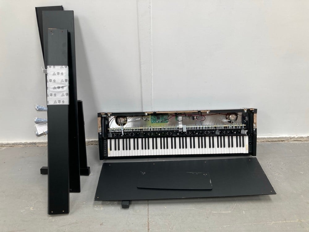 YAMAHA ARIUS YDP-145 - DIGITAL PIANO, A CLASSIC AN